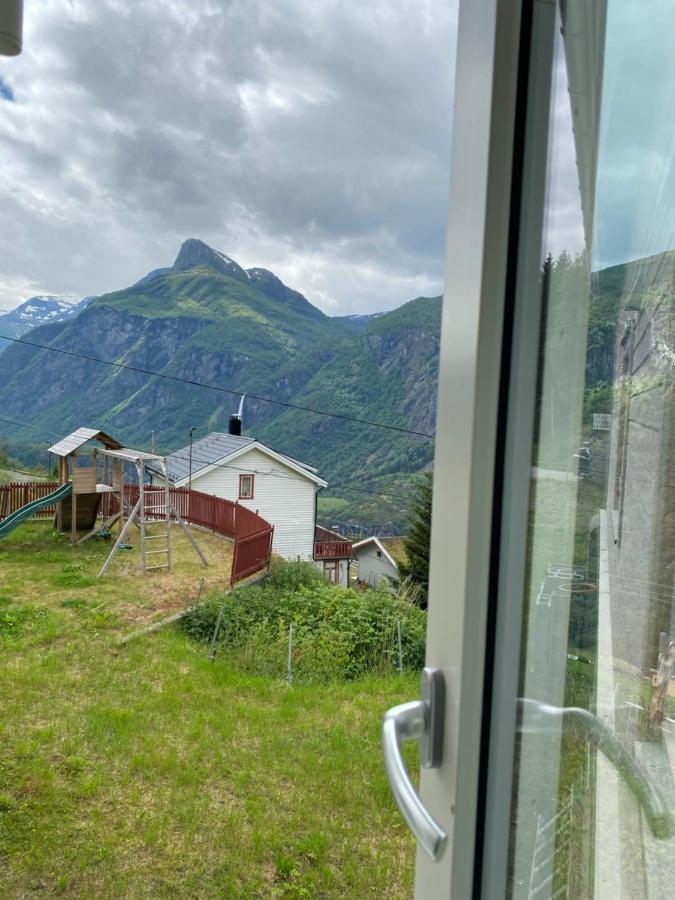 Indreli Feriehus Flåm Buitenkant foto